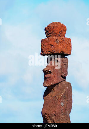 Moai moderno in Hanga Roa, Isola di Pasqua, Cile Foto Stock