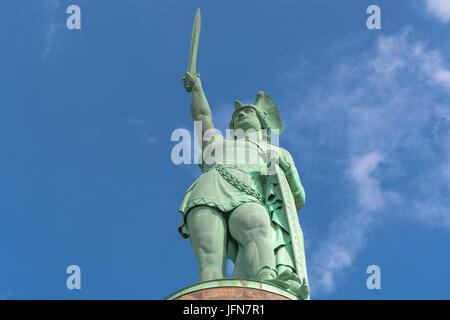 Hermann monumento nella foresta di Teutoburgo in Germania. Foto Stock