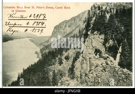 08384-Oregon-1906-Columbia River dalla cupola di San Pietro, Castello di roccia in Distance-Brück & Sohn Kunstverlag Foto Stock