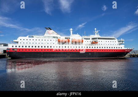 Hurtigruten nave costiera KONG HARALD a Trondheim, Norvegia Foto Stock