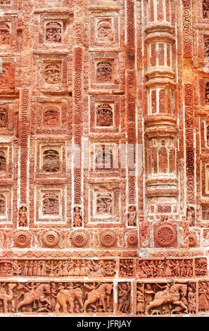 Progettazione di terracotta nella parete del famoso tempio kantajew del 18 secolo in Bangladesh Foto Stock