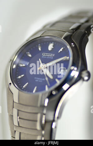 Mans guardare Citizen orologio Eco Foto Stock