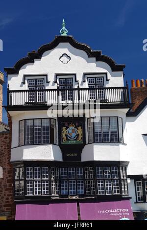 Mol's Coffee House, edificio ecclesiastico. La Cattedrale di Exeter vicino, Exeter, Devon, Regno Unito. Luglio, 2017. Foto Stock