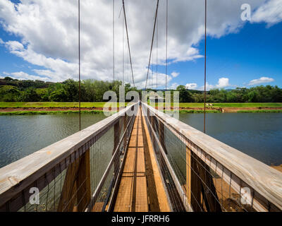 Ponte oscillante, Hanapepe, Kauai, Hawaii, STATI UNITI D'AMERICA Foto Stock