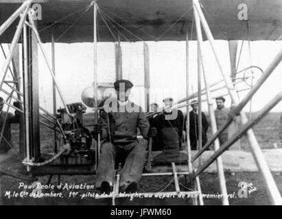 -Carlos Alexandre, Conde de Lambert 1º piloto do biplano Wrigth no seu primeiro voo - Pau, 1908 Foto Stock