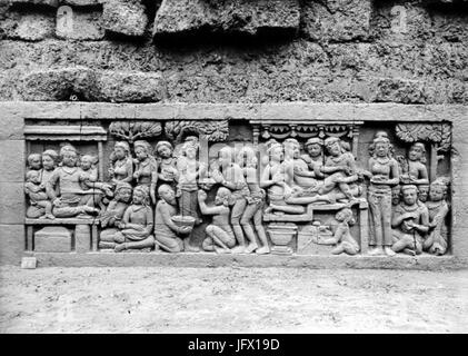 COLLECTIE TROPENMUSEUM Reliëf O 11 op de verborgen voet van de Borobudur TMnr 10015749 Foto Stock