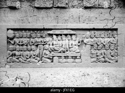 COLLECTIE TROPENMUSEUM Reliëf O 139 op de verborgen voet van de Borobudur TMnr 10015876 Foto Stock