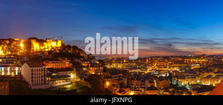 Il centro storico di Lisbona al tramonto, Portogallo Foto Stock