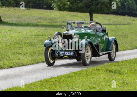 1935 30s Thirties Green Riley pre-war Falcon; Classic, collezionabili veicoli d'epoca restaurati in arrivo per il Mark Woodward Event a Leighton Hall, Carnforth, Regno Unito Foto Stock