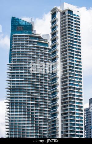 2 appartamento torri insieme vicino a Città di Panama Panama Foto Stock