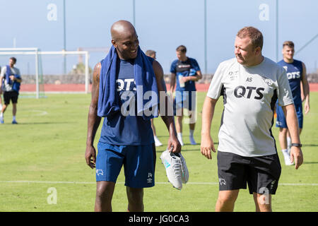 Tenerife. Il 3° luglio 2017. Andre saggezza confermato nuova firma oggi vede la formazione con Derby County Football Club di formazione presso il T3 impianto sportivo in Tenerife. Foto Stock