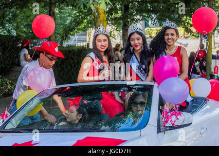 Vancouver, Canada. 2 lug 2017. Canada 150, Canada parata del giorno, Vancouver, British Columbia, Canada. Credito: Michael Wheatley/Alamy Live News Foto Stock