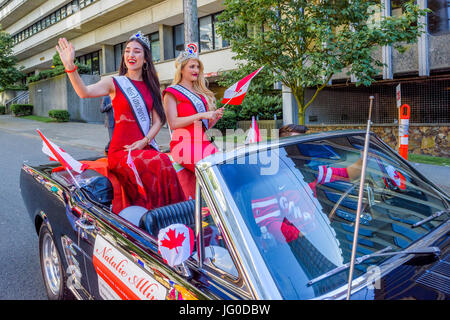 Vancouver, Canada. 2 lug 2017. Canada 150, Canada parata del giorno, Vancouver, British Columbia, Canada. Credito: Michael Wheatley/Alamy Live News Foto Stock