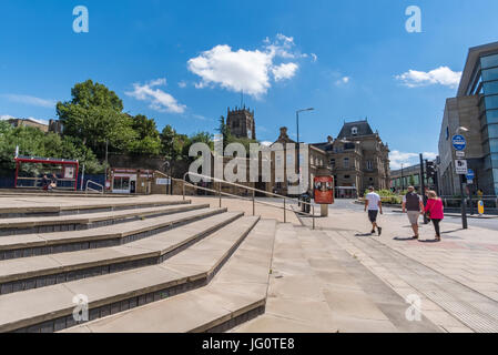 La magnifica cattedrale di Bradford, proprio nel cuore della città di Bradford, West Yorkshire, Regno Unito, estate 2017 Foto Stock