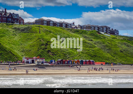 Tipico inglese estate vacanza mare, Saltburn dal mare, North Yorkshire Foto Stock