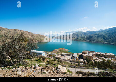 Darbandikhan lago artificiale sul confine di Iran, Iraq Kurdistan Foto Stock