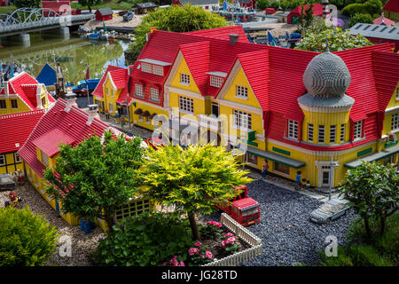 A Billund, Danimarca - 27 Luglio 2017: Skagen villaggio fatto di mattoncini lego a Legoland in Danimarca Foto Stock