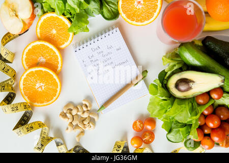 Il cibo fresco pasto preparazione prodotti sulla tavola Foto Stock