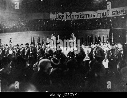 HitlerEnElPalacioDeLosDeportesDeBerlín1933 Foto Stock