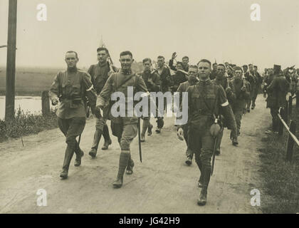 Soldati olandesi che partecipano alla 40 km di marcia durante la 20a edizione del Vierdaagse, un evento internazionale annuale che si tiene nei Paesi Bassi. Foto Stock