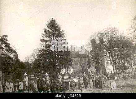 Obsèques du tenente Madelin et de l'adjudant Degond tués à l'ennemi (guerre de 1914-1918)-Foto 1 sur 3 Foto Stock