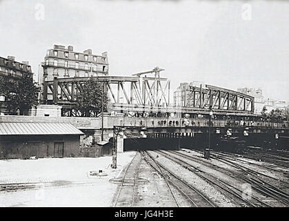 Métro ligne 2 Nord, costruzione du viaduc sur les voies de le Gare du Nord Foto Stock