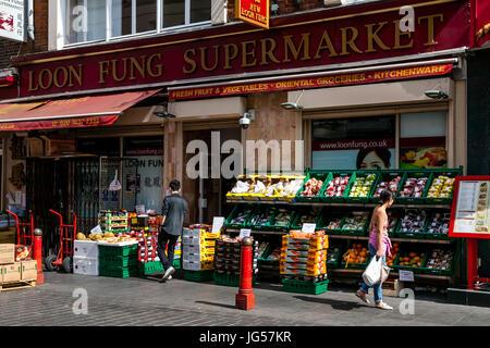 Il Loon Fung supermercato In Gerrard Street, Chinatown, London, Regno Unito Foto Stock