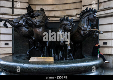 I Cavalli di Helios statua, Piccadilly Circus, London, Regno Unito Foto Stock