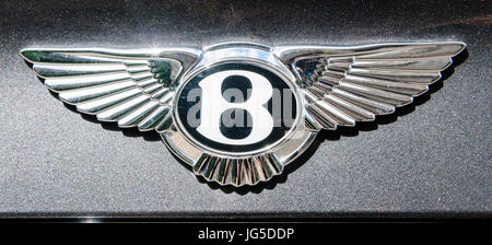 Emblema di una Bentley Bentayga 5 porte SUV di lusso. Foto Stock