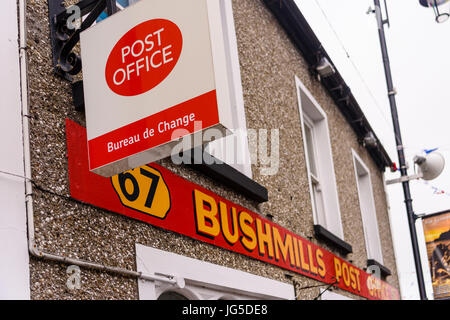 Il vecchio ufficio postale di Bushmills, County Antrim, Irlanda del Nord Foto Stock