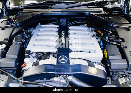 AMG V12 in un motore serie 140 Mercedes S70 (1996, 1997, 1998), generando più di 500cv. Foto Stock