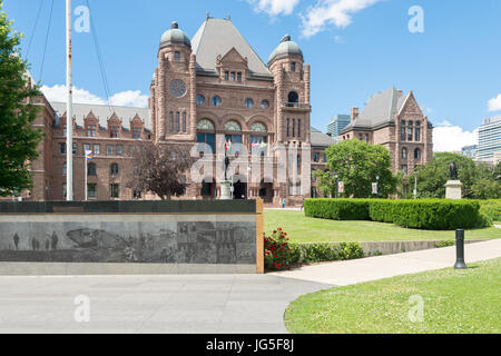 Toronto, CA - 24 Giugno 2017: Ontario Legislative Building in Queen's Park Foto Stock