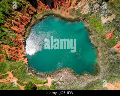 Cava di bauxite di lago a Otranto in Puglia, Italia Foto Stock