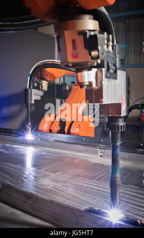 Il filo ad arco + produzione additiva a Cranfield University Foto Stock