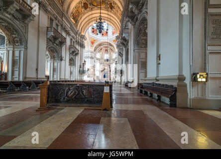 Visitando la Cattedrale di Salisburgo in Austria Foto Stock