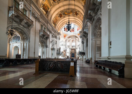 Visitando la Cattedrale di Salisburgo in Austria Foto Stock