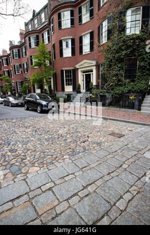 Vecchia strada in ciottoli in piazza louisburg beacon hill Boston STATI UNITI D'AMERICA Foto Stock