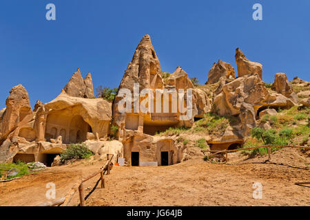 Occupati abitazioni rupestri a Goreme National Park, Cappadocia, Turchia Foto Stock