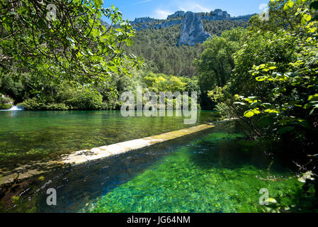 La Sorgue river a Fontaine de Vaucluse Foto Stock