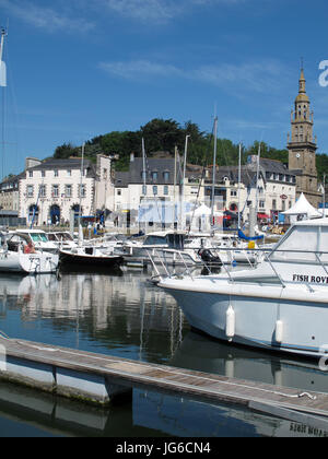 Binic porto vicino Saint-Brieuc, Cotes-d'Armor, Bretagne, Bretagna, Francia, Europa Foto Stock