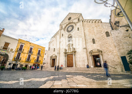 Cattedrale di San Sabino nel centro della città di Bari, Puglia, Italia Foto Stock