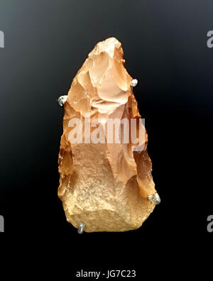 Strumento di pietra, di Neanderthal, Heidenschmiede, Heidenheim, c. 50.000 a 120.000 anni - Landesmuseum Württemberg - Stuttgart, Germania - DSC02696 Foto Stock