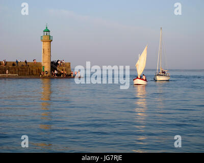 Binic Harbour, jetée de Penthièvre, Cotes-d'Armor, Bretagne, Bretagna, Francia, Europa Foto Stock