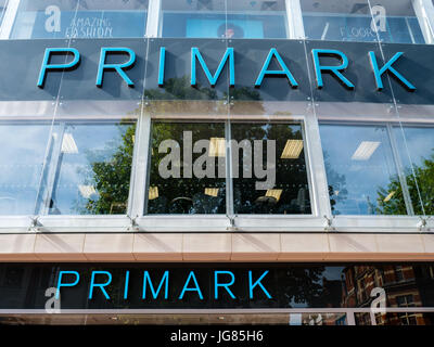 Nuovo Primark Store, Reading, Berkshire, Inghilterra Foto Stock