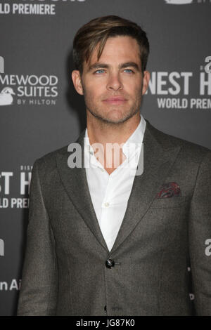 25 gennaio 2016 - Los Angeles, CA, Stati Uniti d'America - LOS ANGELES - 25 GEN: Chris Pine al le migliori ore prima mondiale al cinese TCL teatro IMAX on gennaio 25, 2016 a Los Angeles, CA (credito Immagine: © Kay Blake via ZUMA filo) Foto Stock