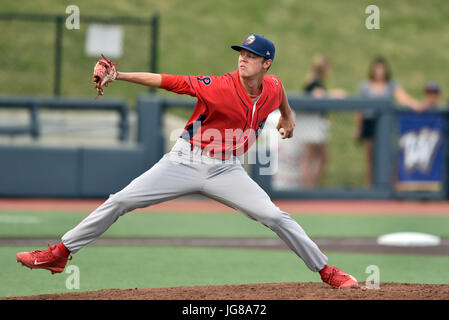 Morgantown, West Virginia, USA. 3 Luglio, 2017. Williamsport Crosscutters brocca sarà STEWART (27) genera un passo durante il mese di luglio 3, 2017 Nuovo York-Penn partita del campionato a Monongalia County Ballpark in Morgantown WV. Credito: Ken Inness/ZUMA filo/Alamy Live News Foto Stock