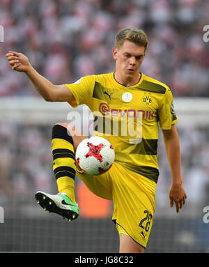 Berlino, Germania. 27 Maggio, 2017. FILE - Dortmund Matthias Ginter in azione durante la DFB Cup finale tra Eintracht Francoforte e Borussia Dortmund presso lo stadio olimpico di Berlino, Germania, 27 maggio 2017. Foto: Bernd Thissen/dpa/Alamy Live News Foto Stock