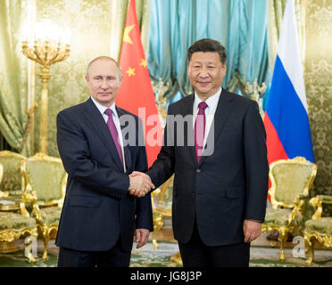 Mosca, Russia. 4 Luglio, 2017. Il presidente cinese Xi Jinping tiene colloqui con il suo omologo russo Vladimir Putin al Cremlino di Mosca, Russia, 4 luglio 2017. Credito: Li Xueren/Xinhua/Alamy Live News Foto Stock