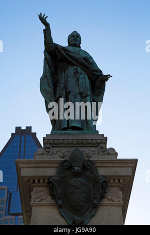 Il Ignace Bourget Monumento a Montreal, Canada. Il memorial,da Louis-Philippe Hébert sorge in memoria di th emonsignor che visse dal 1798 al 1885. Foto Stock