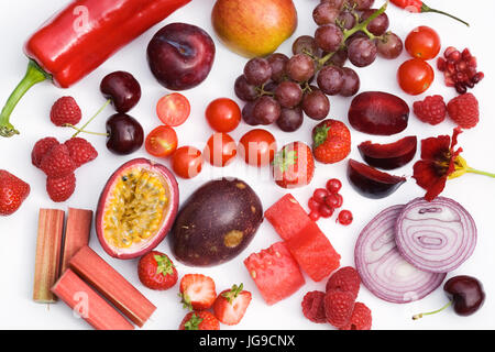 Sfumature di rosso su sfondo bianco. Foto Stock